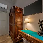 Plaza View Luxury Apartment, Apartament Alba (Piedmont)