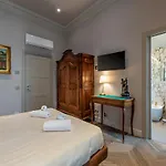 Plaza View Luxury Apartment, Apartament Alba (Piedmont)