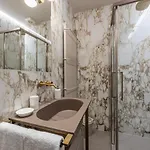 Plaza View Luxury Apartment, Alba (Piedmont)