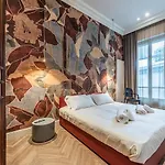 Apartament Plaza View Luxury Apartment, *