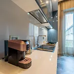 Plaza View Luxury Apartment, *