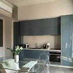 Plaza View Luxury Apartment, *