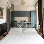Plaza View Luxury Apartment, Alba (Piedmont)