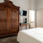Plaza View Luxury Apartment,