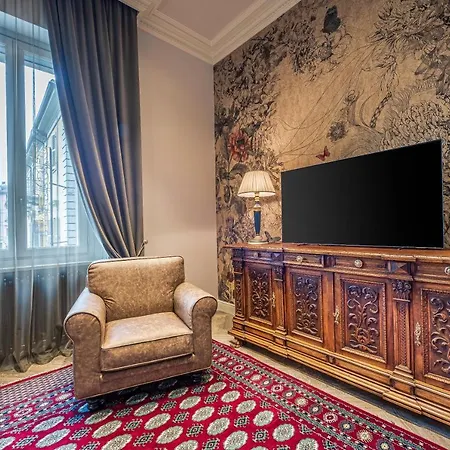 Plaza View Luxury Apartment, 公寓 *