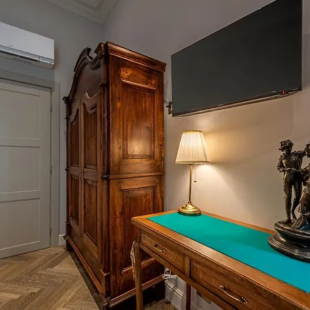 Plaza View Luxury Apartment, Appartement Alba (Piedmont)