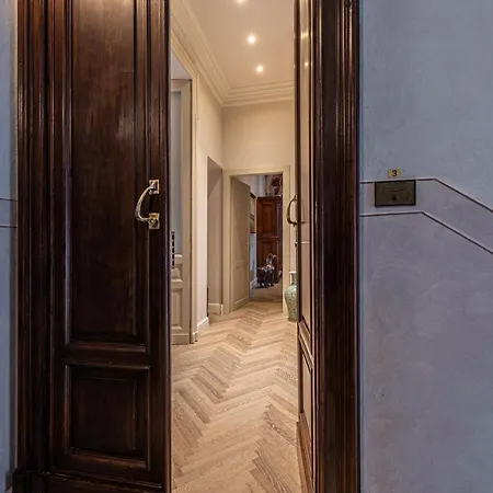 Plaza View Luxury Apartment, Alba (Piedmont)