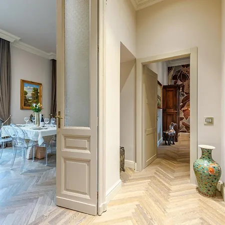 Plaza View Luxury Apartment, Appartement