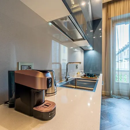 Plaza View Luxury Apartment, *