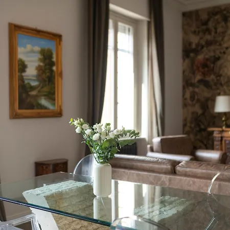 Plaza View Luxury Apartment, Alba (Piedmont)
