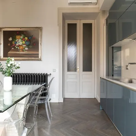 Plaza View Luxury Apartment,