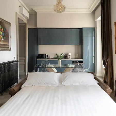 Plaza View Luxury Apartment, Альба