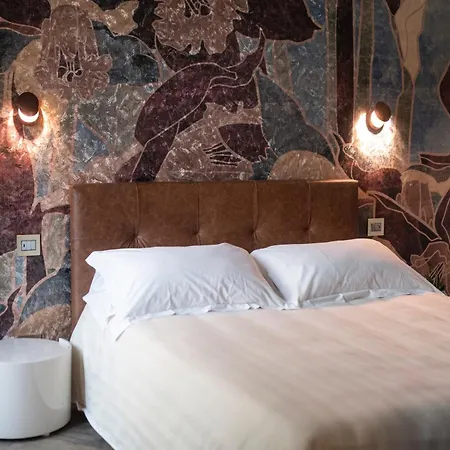 דירה Plaza View Luxury Apartment,