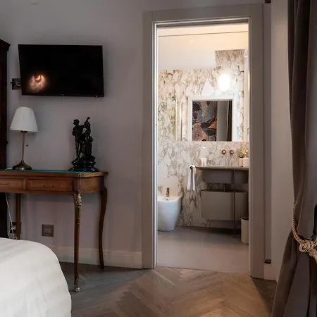 Plaza View Luxury Apartment, אלבה