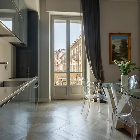 דירה Plaza View Luxury Apartment, *