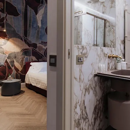 דירה Plaza View Luxury Apartment,
