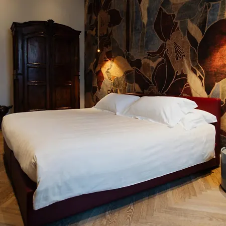Plaza View Luxury Apartment, * אלבה