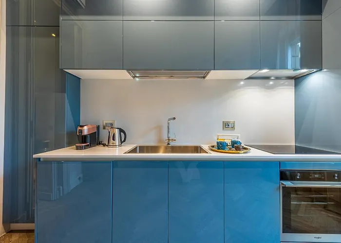 Plaza View Luxury Apartment, דירה אלבה