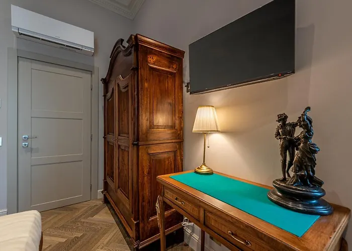 Plaza View Luxury Apartment, דירה אלבה