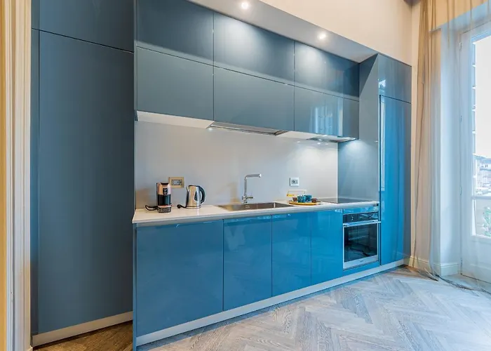 דירה Plaza View Luxury Apartment,