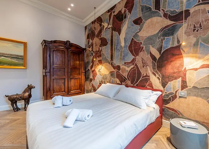 Plaza View Luxury Apartment, *