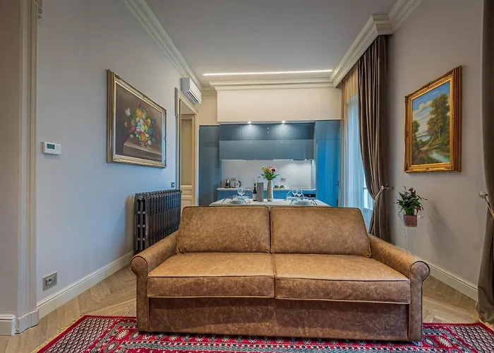 Plaza View Luxury Apartment, דירה *