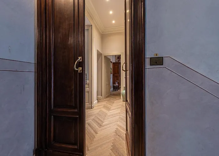 Plaza View Luxury Apartment, 阿尔巴
