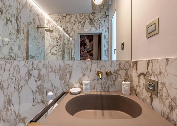 Plaza View Luxury Apartment, 公寓