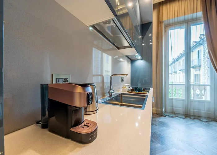 Plaza View Luxury Apartment, *